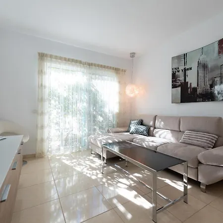 Oasis Holidays & Health - Charming *