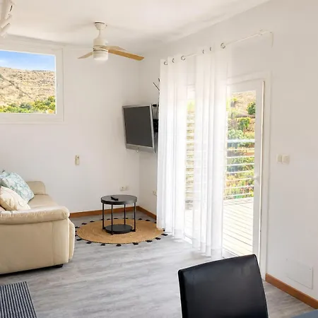 Oasis Holidays & Health - Charming Villa Balcon de Telde